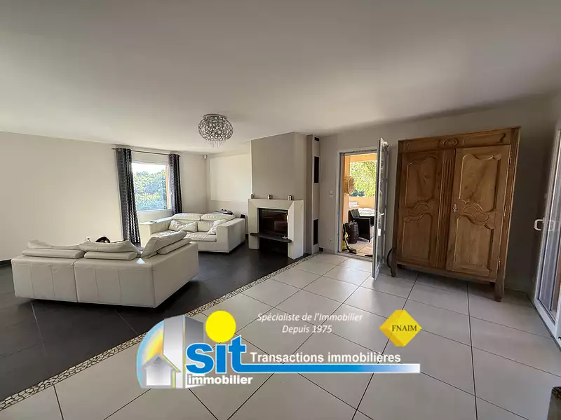 Maison, 300 m²