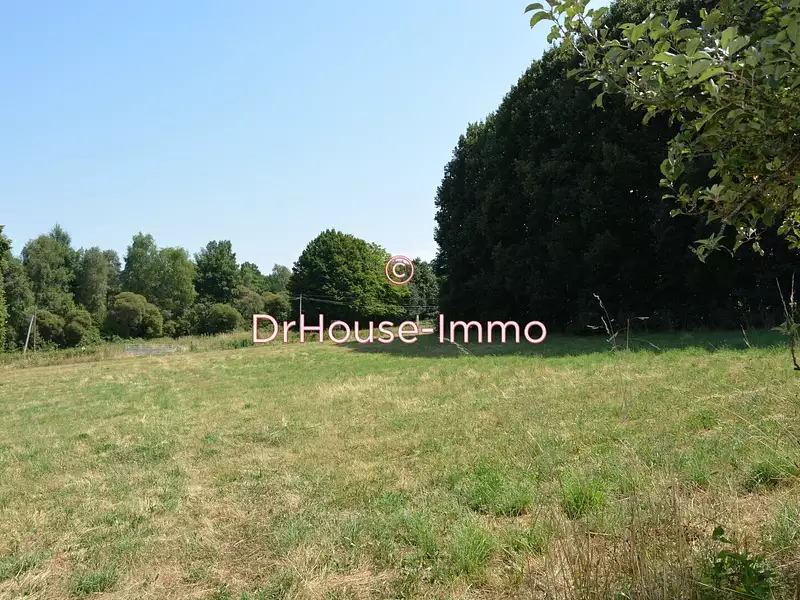 Terrain, 11 100 m²
