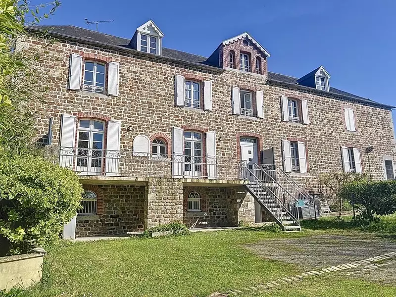 Maison, 270 m²