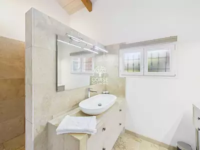 Maison, 325 m²