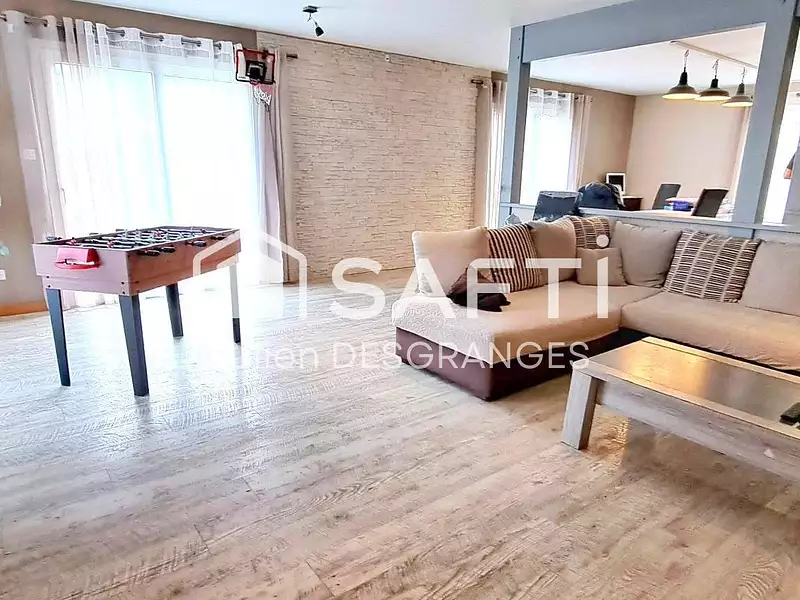 Maison, 242 m²