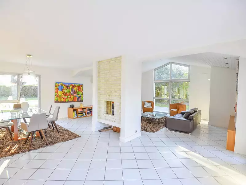 Maison, 225 m²