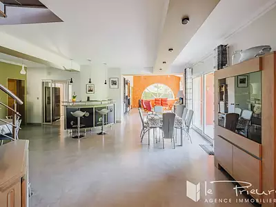 Maison, 176,02 m²