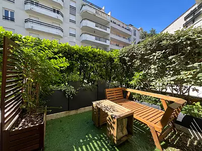 295 000 € 8 429 €/m² Appartement • 35 m² • 2 pièces • 1 chambre Suresnes (92150)