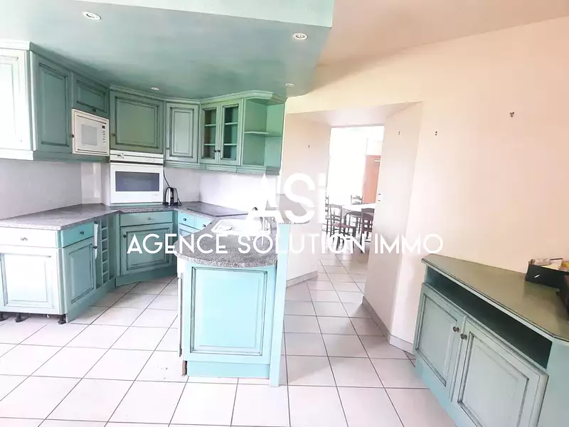 Maison, 240 m²