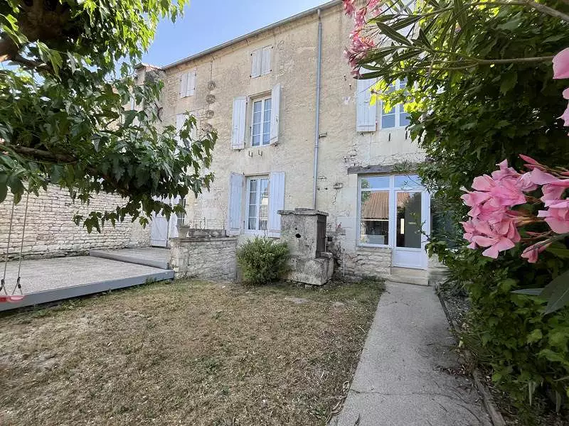 Maison, 227 m²