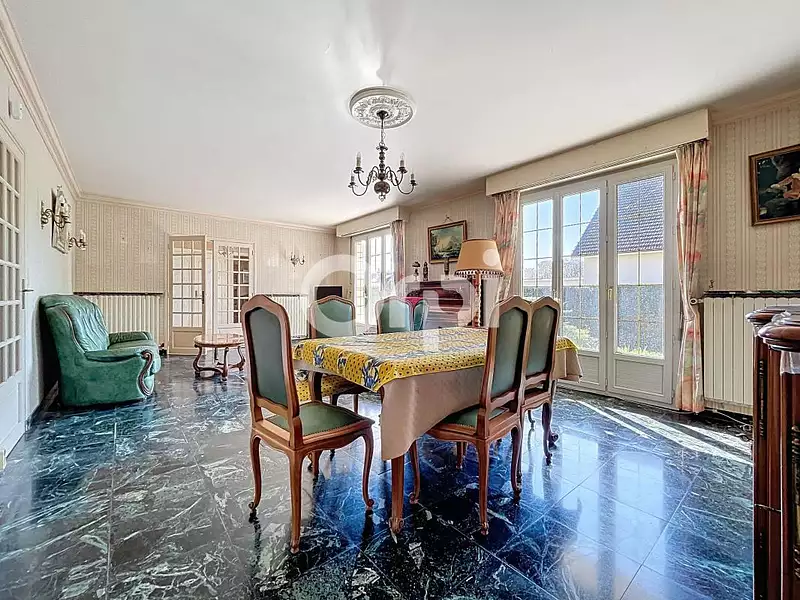 Maison, 221 m²