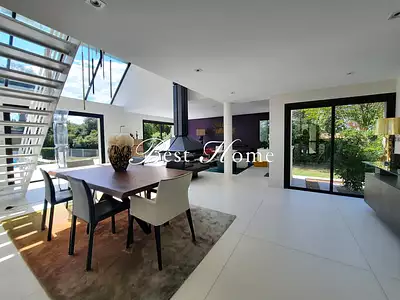 Maison, 220 m²