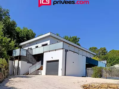 Maison, 225 m²