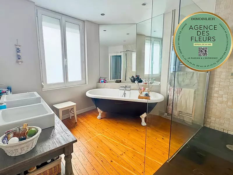 Maison, 235 m²