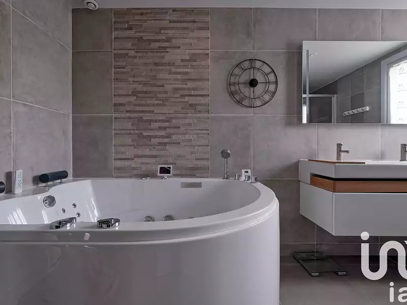 Maison, 168 m²