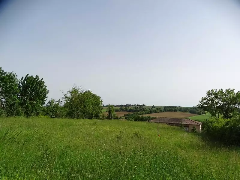 Terrain, 1 400 m²