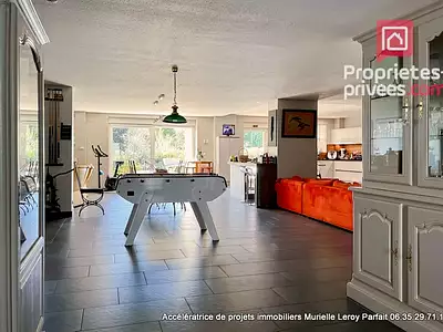 Maison, 319 m²