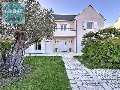 Maison, 181 m²