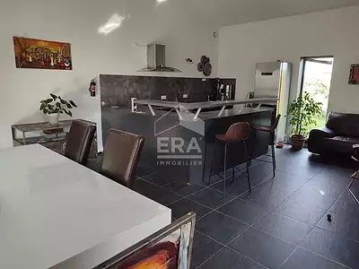 Maison, 166 m²