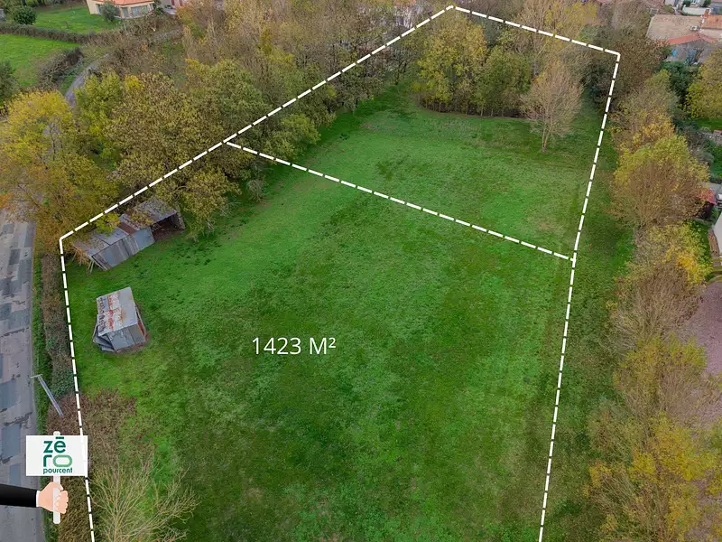 Terrain, 1 423 m²