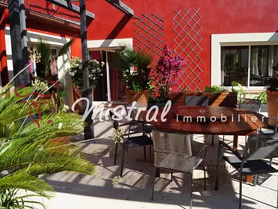 Maison, 240 m²