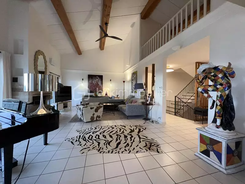 Maison, 260 m²