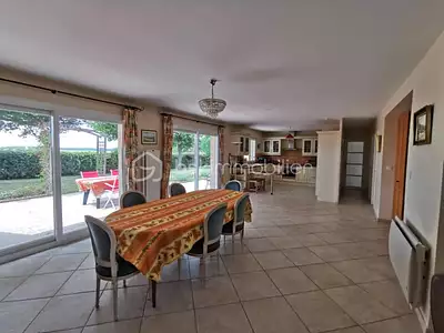 Maison, 215 m²