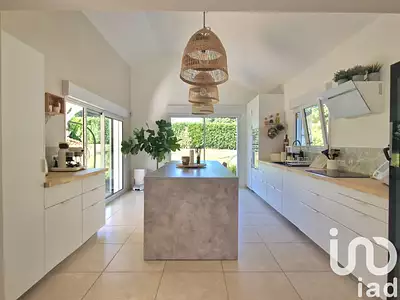 Maison, 195 m²