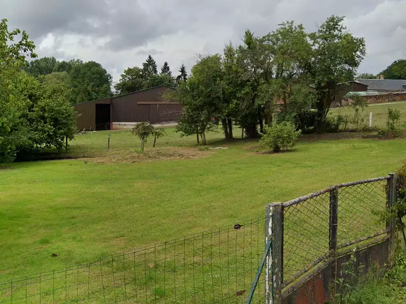 Terrain, 1 618 m²