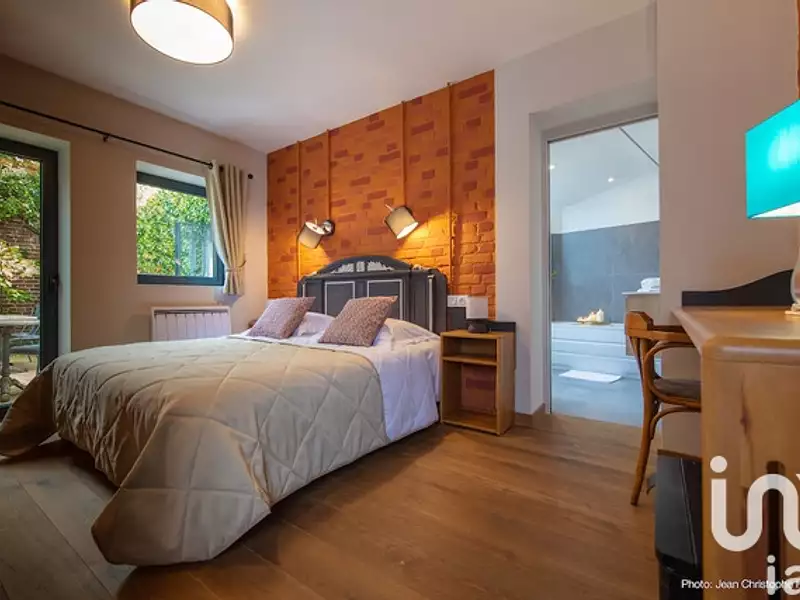 Immeuble, 305 m²