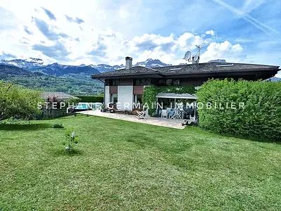 Maison, 225 m²