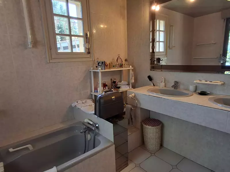 Maison, 235 m²