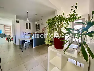 Maison, 211 m²