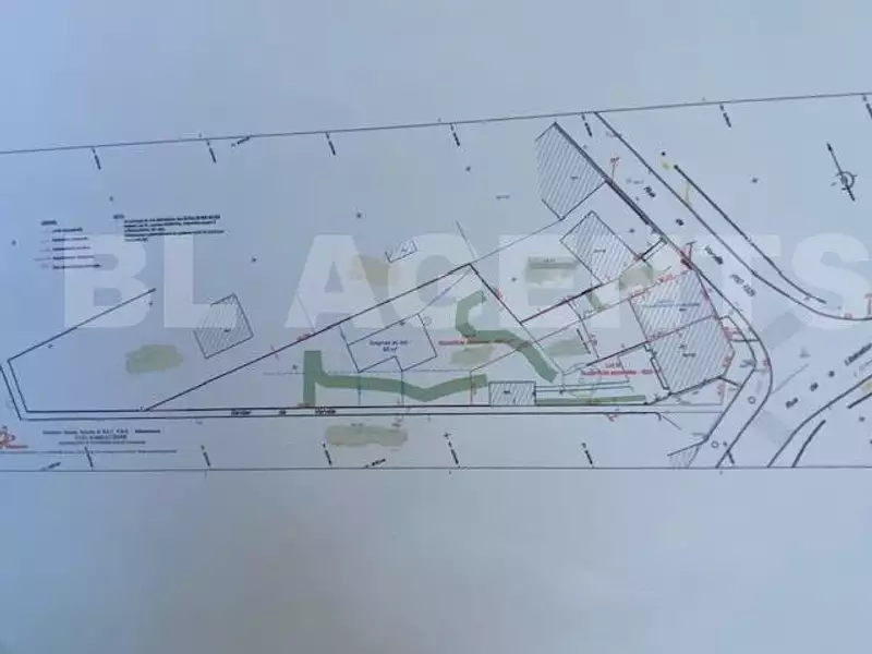 Terrain, 880 m²