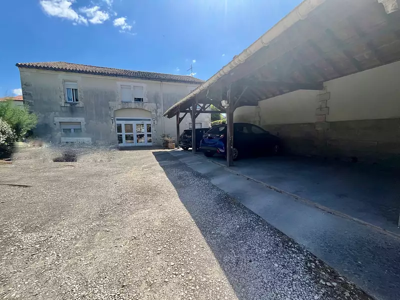 Immeuble, 300 m²