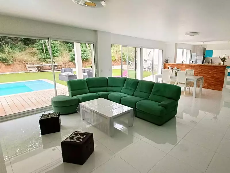 Maison, 246 m²
