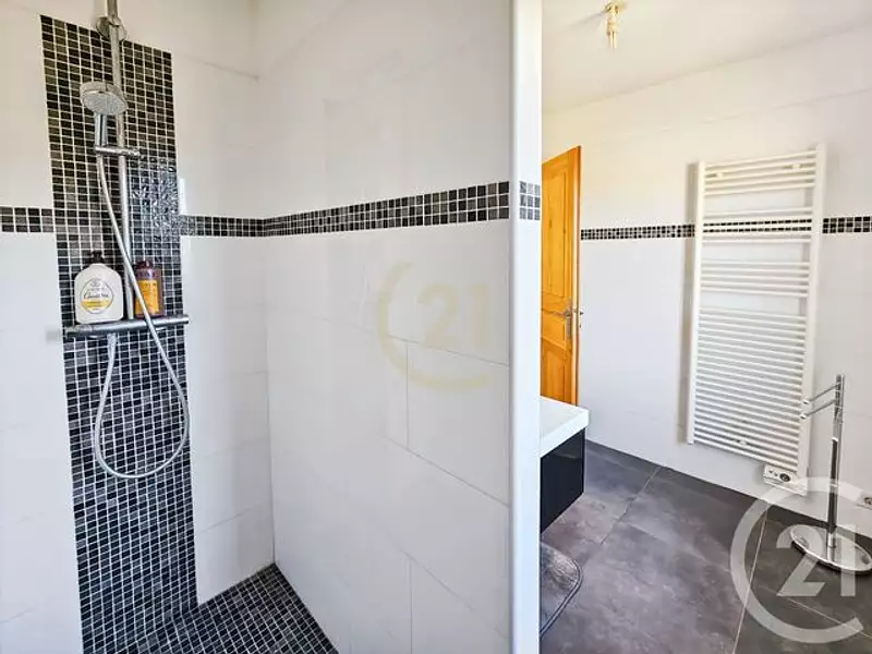 Maison, 222,2 m²