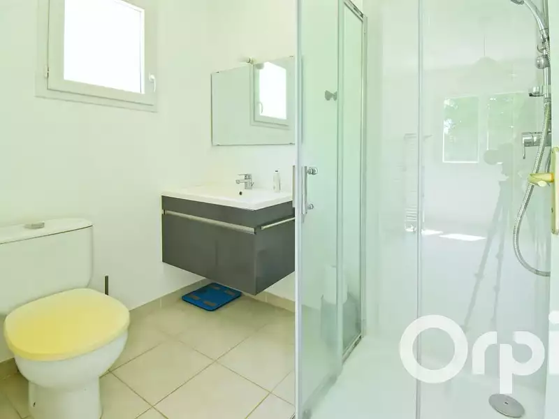 Maison, 220 m²