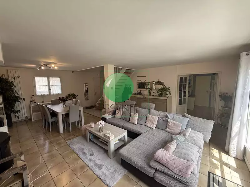 Maison, 165 m²