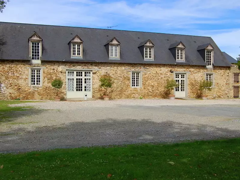 Maison, 907 m²