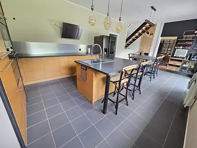 Maison, 196 m²