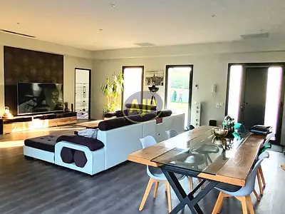 Maison, 200 m²