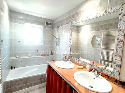 Maison, 190 m²