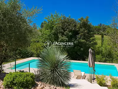 Maison, 240 m²