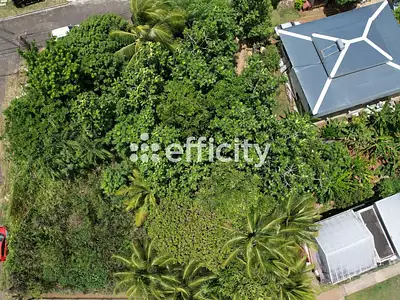 Terrain, 1 018 m²