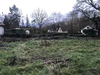 Terrain, 834 m²