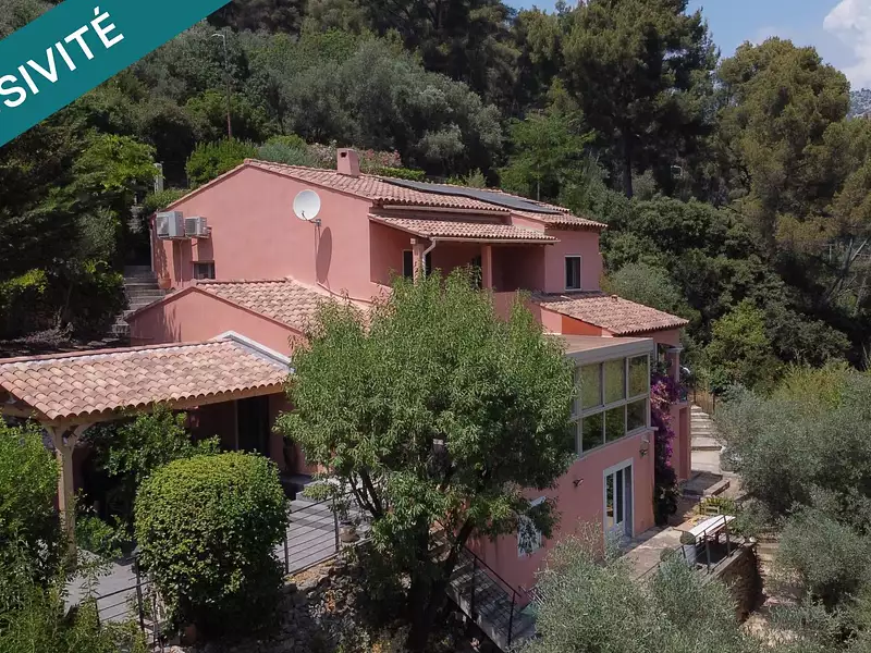 Maison, 250 m²
