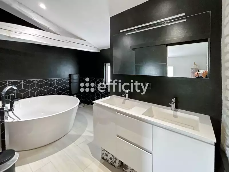Maison, 180 m²