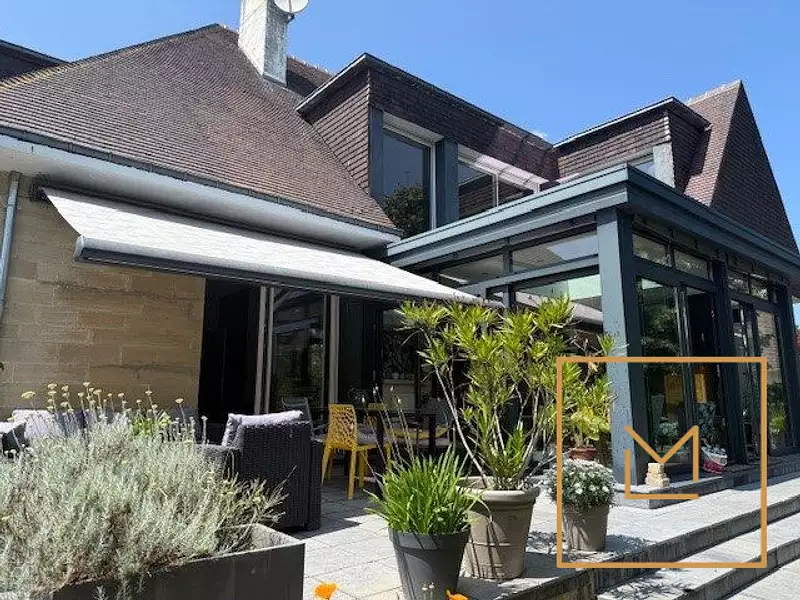 Maison, 270 m²