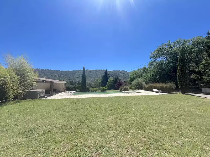 Maison, 245 m²