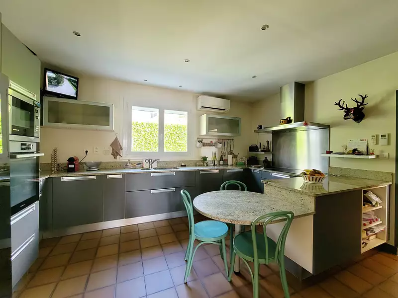 Maison, 218 m²