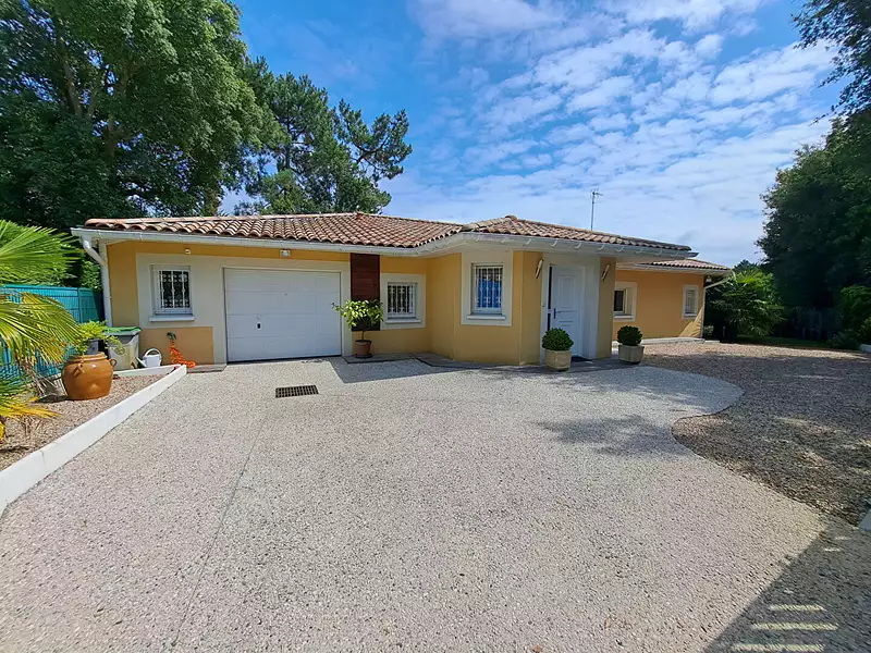 Maison, 248 m²