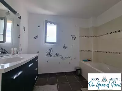 Maison, 146 m²
