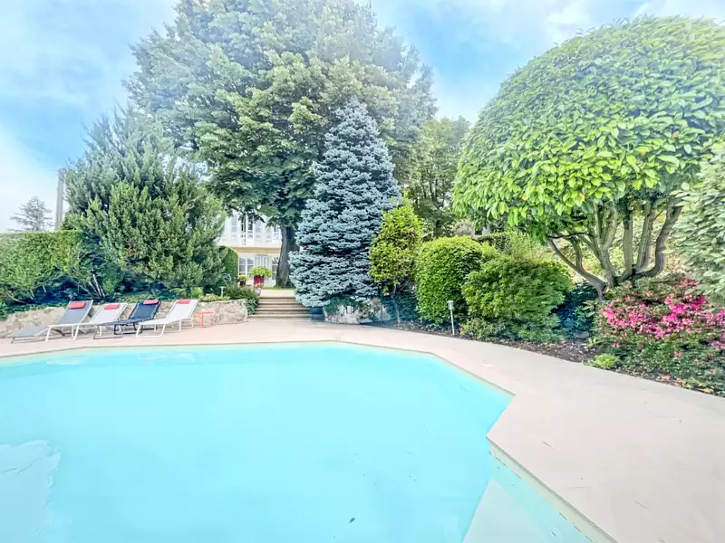Maison, 230 m²